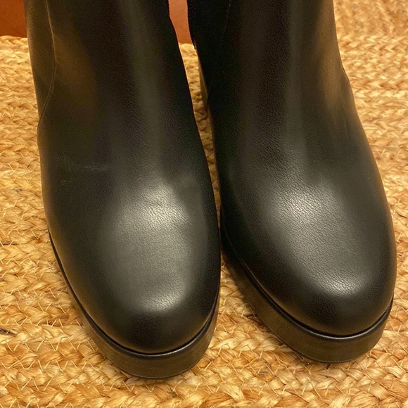 HOUSE OF HARLOW 1960
ANKLE PLATFORM
BOOTS BLACK NEW size 8/5. #2 - Picture 9 of 15